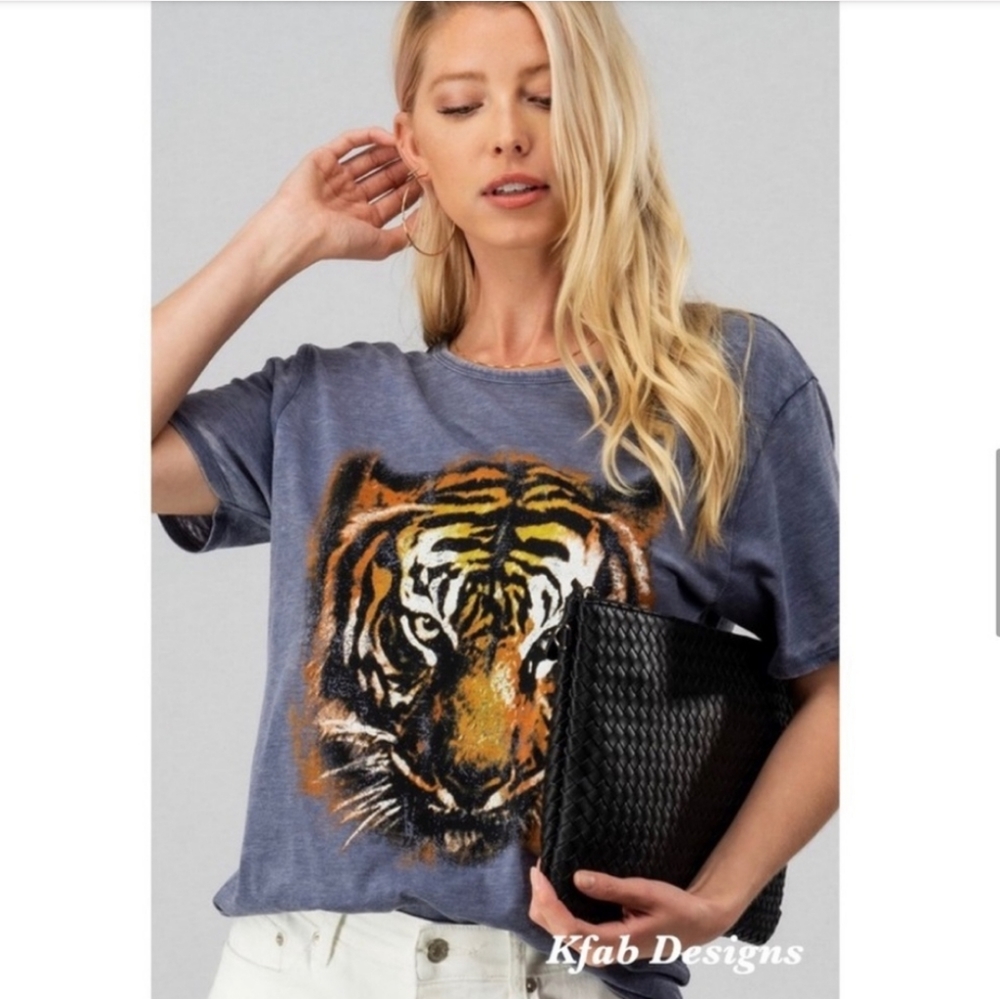 Graphic Tiger Tee 2Γ HOST PICK - Picture 7 of 14
